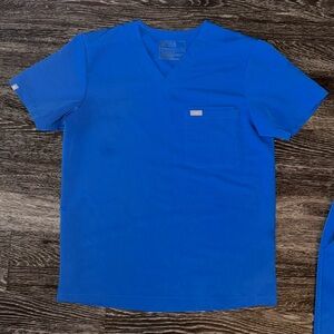 Figs Scrubs Men’s Size Medium Top & Bottom